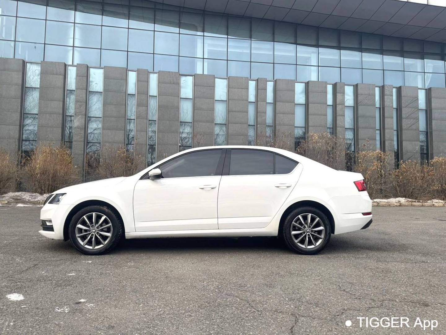 ŠKODA 2022 OCTAVIA 1.5 Comfort Edition Automatic Transmission