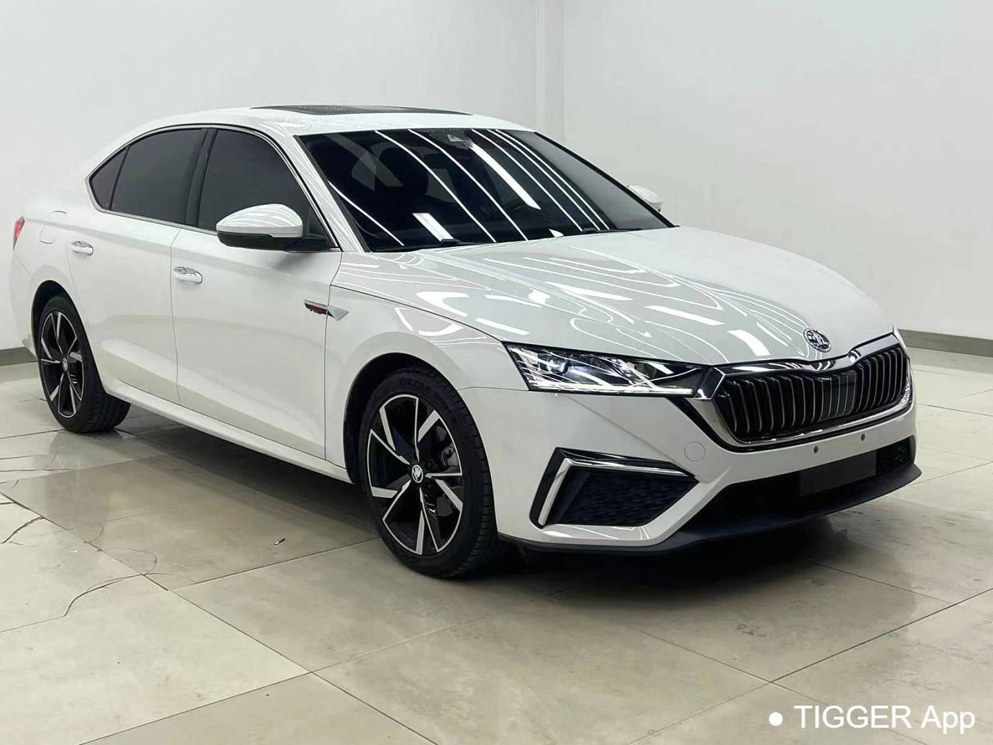 ŠKODA 2022 OCTAVIA PRO 1.4TSI TSI280 Luxury Edition Automatic Transmission